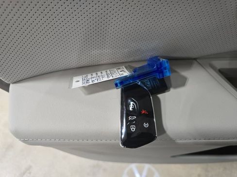 New 2026 Volkswagen Atlas SE image 29