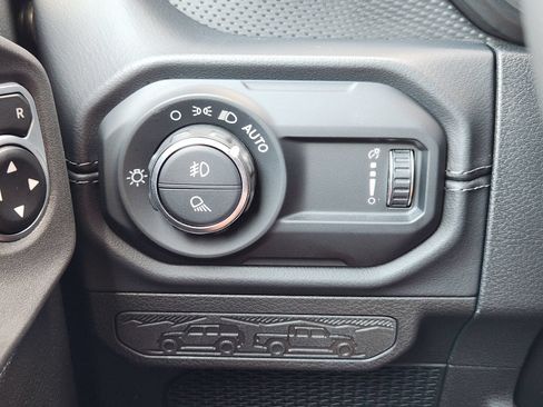 Used 2026 Jeep Gladiator Mojave AWD/4WD image 31