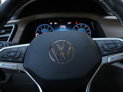 New 2026 Volkswagen Atlas SE image 16