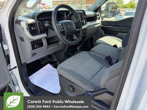 Used 2023 Ford F350 XL w/ Snow Plow/Camper Package AWD/4WD image 13