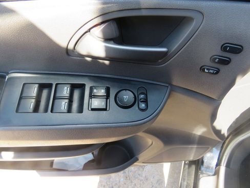 Used 2012 Honda Odyssey Touring image 10