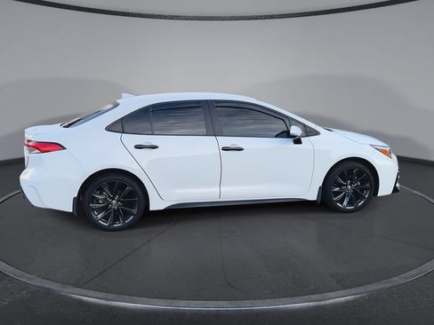Used 2024 Toyota Corolla SE FWD image 9