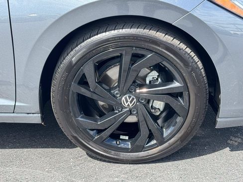 Used 2025 Volkswagen Jetta SE w/ Sunroof Package FWD image 12