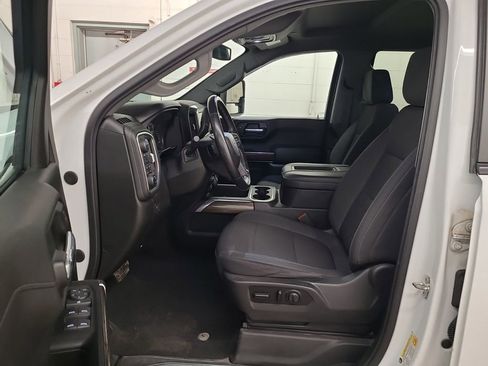 Used 2021 Chevrolet Silverado 1500 RST AWD/4WD image 3