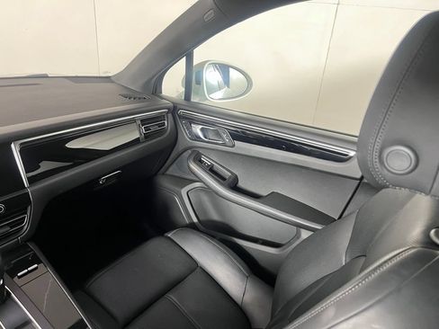 Certified 2023 Porsche Macan Turbo AWD/4WD image 22