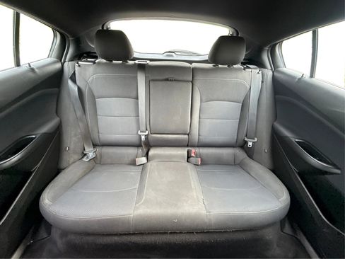 Used 2018 Chevrolet Cruze LT w/ Convenience Package FWD image 27