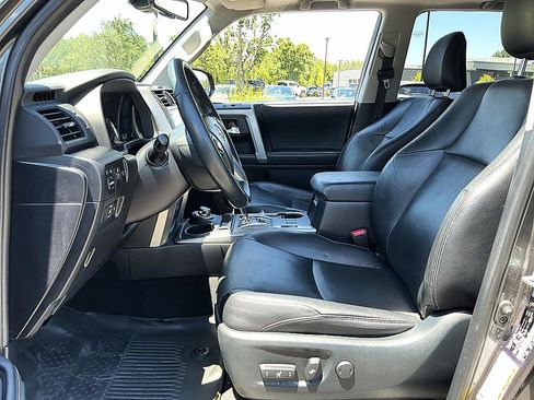 Used 2022 Toyota 4Runner Limited AWD/4WD image 12
