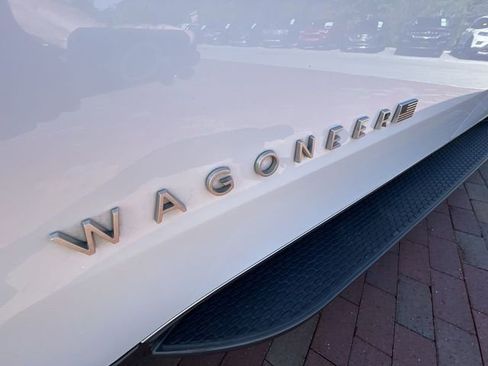 Used 2022 Jeep Wagoneer Series I RWD image 9