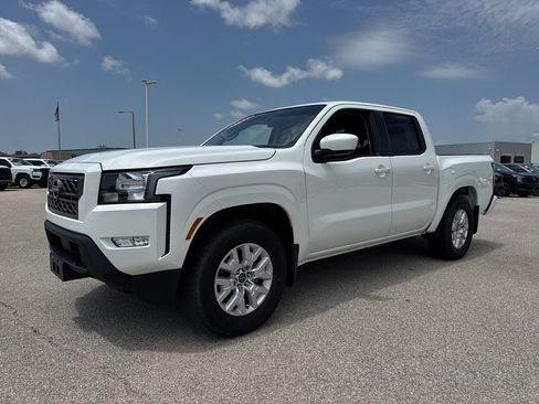 Used 2024 Nissan Frontier SV w/ SV Convenience Package RWD image 2
