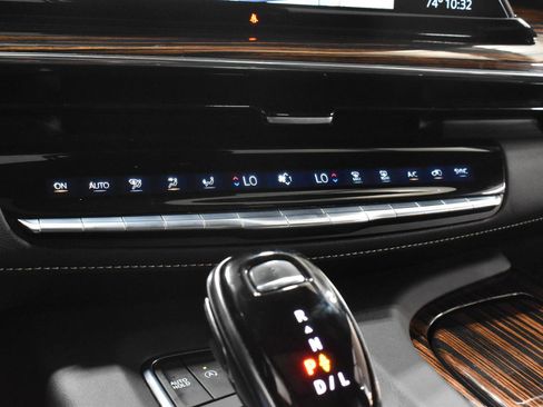 Used 2023 Cadillac Escalade ESV Premium Luxury w/ LPO, Floor Liner Package AWD/4WD image 20
