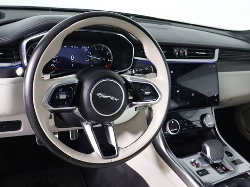 Used 2024 Jaguar XF R-Dynamic SE AWD/4WD image 28
