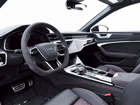 Used 2025 Audi RS 6 performance AWD/4WD image 2