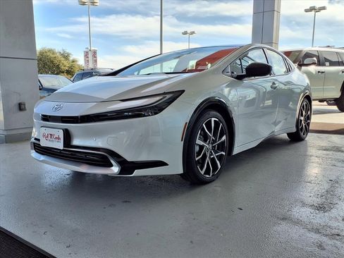 New 2026 Toyota Prius Plug-In Hybrid image 1