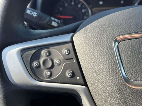 Used 2023 GMC Terrain SLT image 27