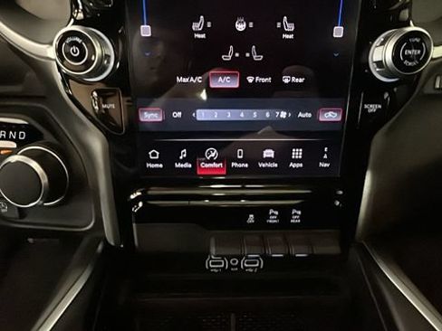 Used 2025 RAM 1500 Big Horn AWD/4WD image 22
