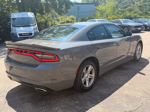 Used 2019 Dodge Charger SXT RWD image 7