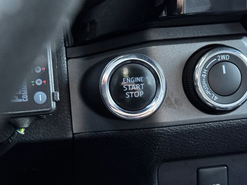 Used 2017 Toyota Tacoma TRD Pro image 33