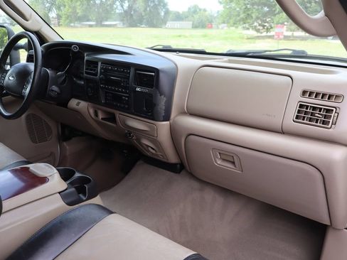Used 2005 Ford Excursion Eddie Bauer AWD/4WD image 17