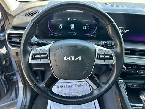 Used 2025 Kia Telluride S FWD image 16