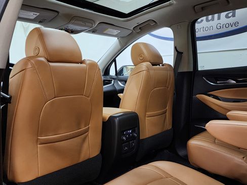 Used 2019 Buick Enclave Essence image 16