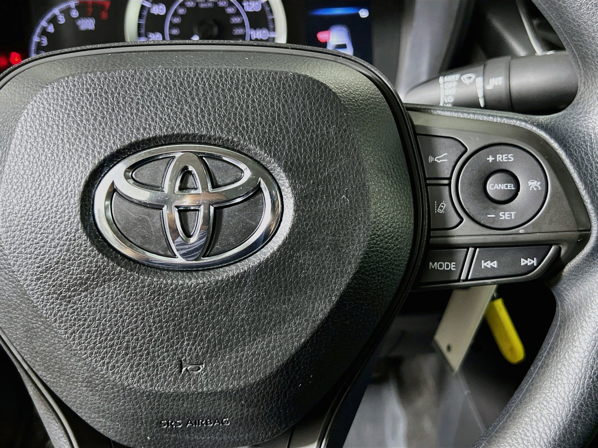 Used 2021 Toyota Corolla LE FWD image 18