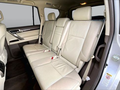 Used 2016 Lexus GX 460 w/ Premium Package AWD/4WD image 20