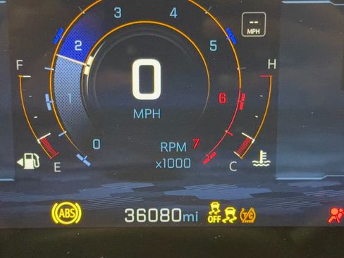 Used 2025 Chevrolet Equinox ACTIV w/ Safety and Technology Package AWD/4WD image 26
