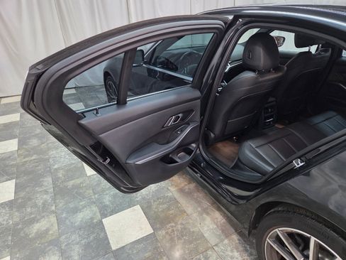 Used 2019 BMW 330i xDrive Sedan w/ Convenience Package image 11
