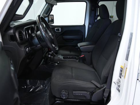 Used 2023 Jeep Gladiator Sport AWD/4WD image 26