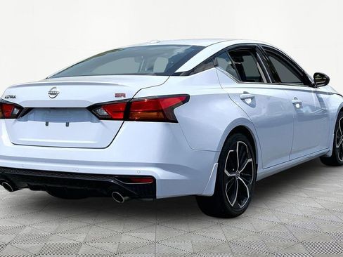 Used 2024 Nissan Altima 2.5 SR w/ SR Premium Package FWD image 5