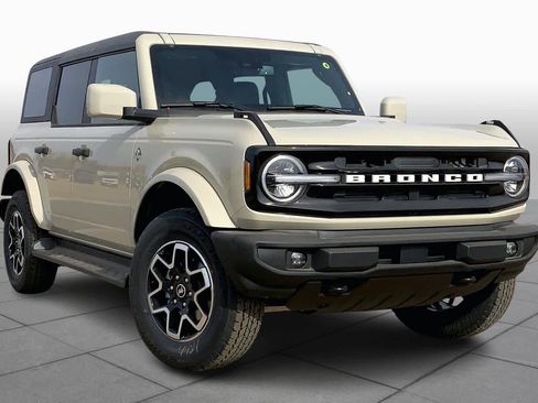 New 2026 Ford Bronco Outer Banks AWD/4WD image 2