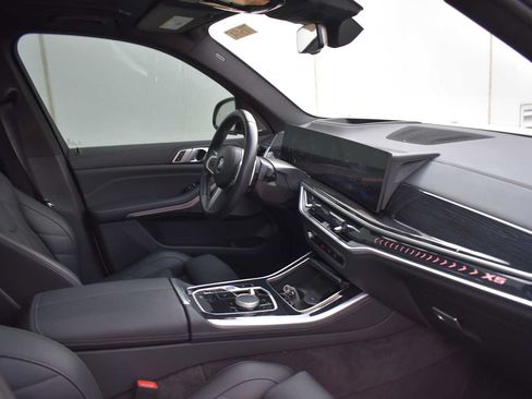 Used 2024 BMW X5 xDrive40i w/ M Sport Package AWD/4WD image 9