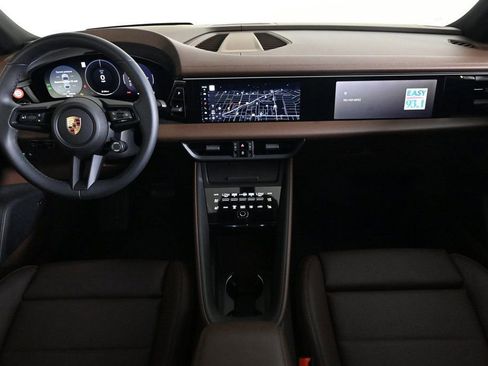 Certified 2025 Porsche Macan 4 Electric image 11