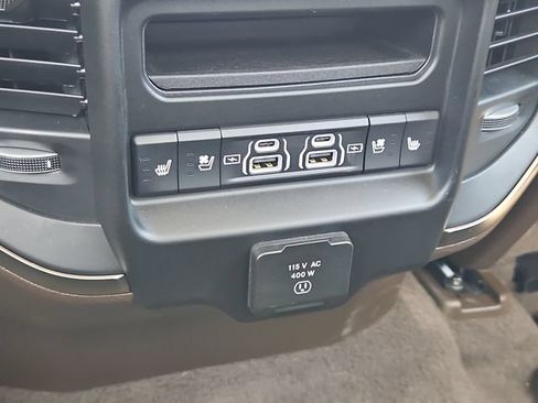 Used 2025 RAM 1500 Limited AWD/4WD image 21