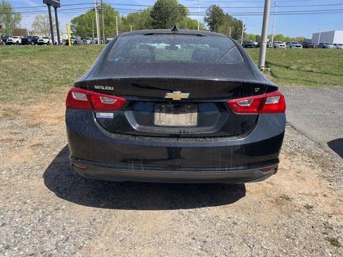 Used 2017 Chevrolet Malibu LT image 5