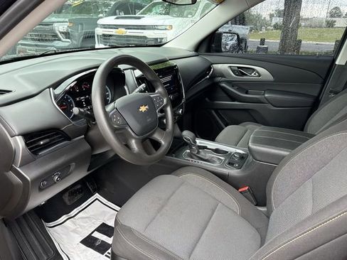 Used 2021 Chevrolet Traverse LS AWD/4WD image 11