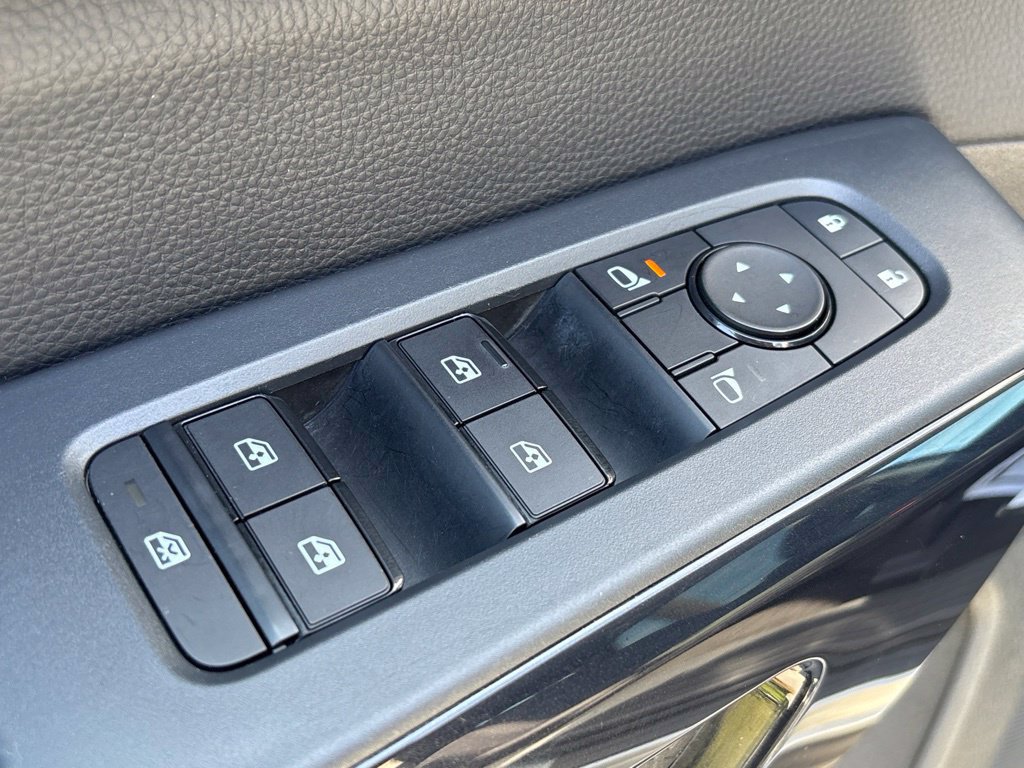 Used 2024 Nissan Pathfinder SV FWD image 21