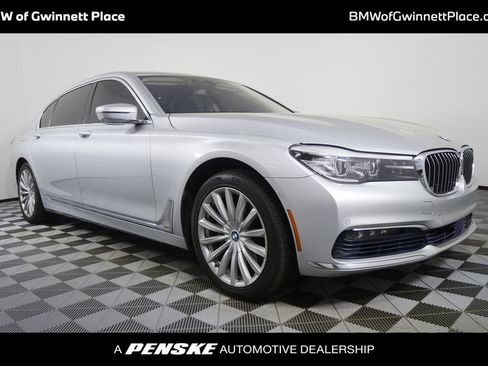 Used 2017 BMW 740i image 1
