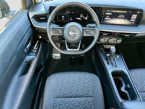 Used 2025 Nissan Kicks SV w/ SV Premium Package image 21