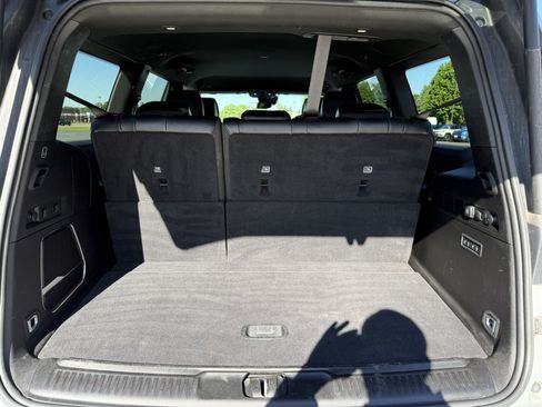 Used 2024 Jeep Wagoneer Series III AWD/4WD image 15