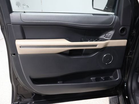 Used 2024 Ford Expedition XLT image 13