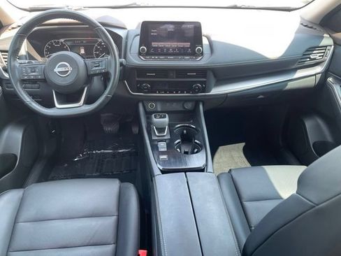 Used 2023 Nissan Rogue SV w/ SV Premium B Package FWD image 9