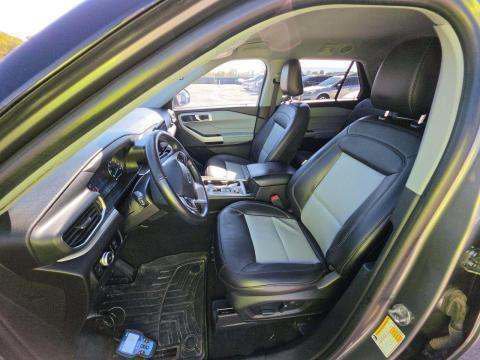 Used 2022 Ford Explorer XLT w/ Equipment Group 202A AWD/4WD image 3