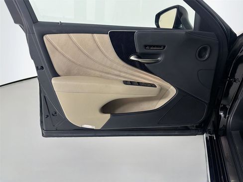 Used 2023 Lexus LS 500 w/ Interior Upgrade Package RWD image 6