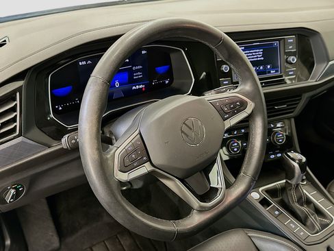 Used 2024 Volkswagen Jetta SE image 18