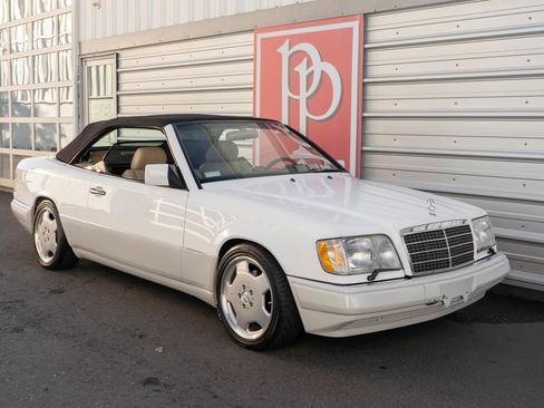 Used 1995 Mercedes-Benz E 320 Convertible image 35
