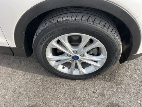 Used 2018 Ford Escape SEL image 15