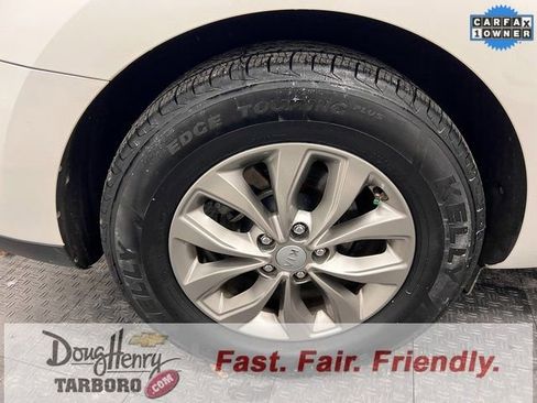 Used 2020 Kia Sedona LX image 17