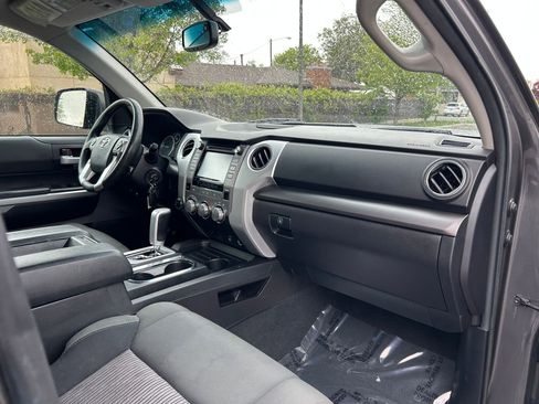 Used 2015 Toyota Tundra SR5 w/ SR5 Upgrade Package image 28