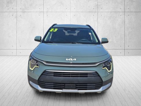 Used 2023 Kia Niro EX FWD image 2